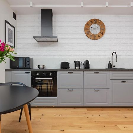 Apartment Bialobrzeska Warsaw Ochota By Renters Екстериор снимка